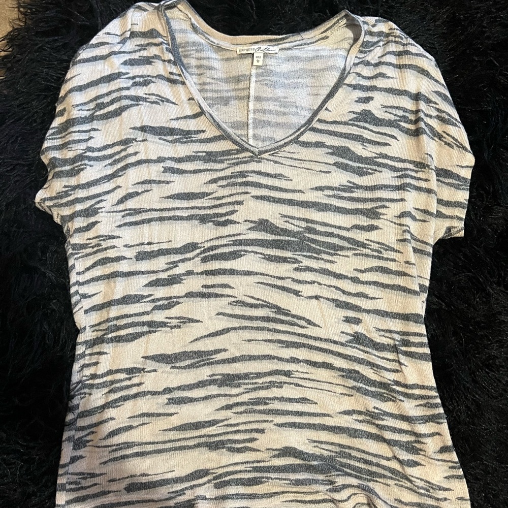 Light weight zebra print tshirt